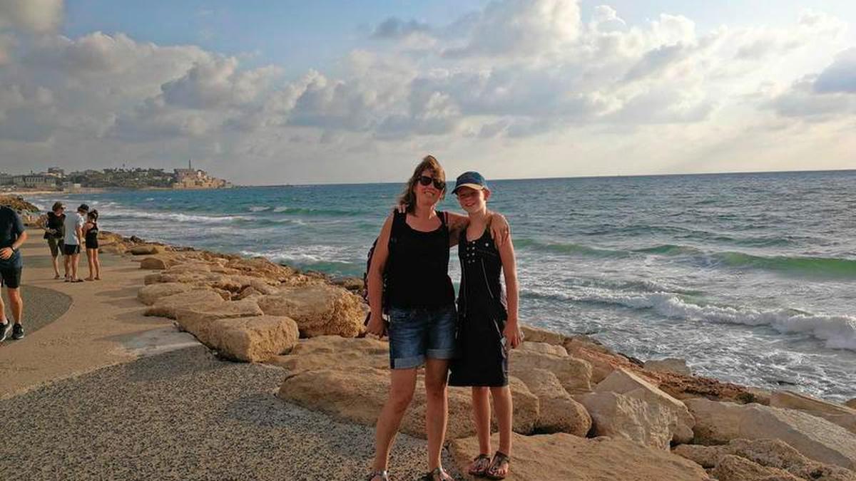 Markens gezin herdenkt doodgereden Tamar (14) op ’de mooiste plek op aarde’